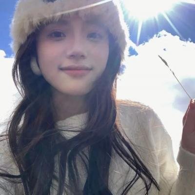 在角落，主教身边